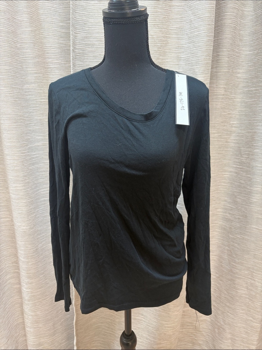 Eddie Bauer Essential Black Long-Sleeve Scoop Neck Tee